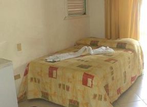 Hotel Los Pinos Room